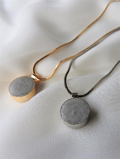 CIRCLE FRAME CONCRETE NECKLACE / SMALL - ROOT DESIGN