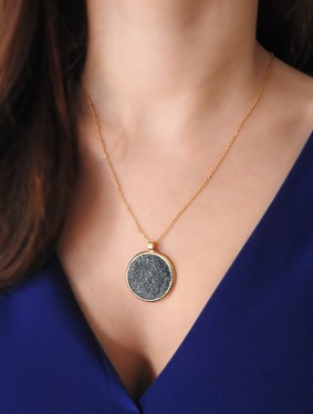 CIRCLE FRAME MOON NECKLACE - ROOT DESIGN