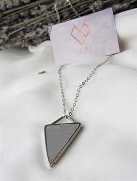TRIANGLE FRAME CONCRETE NECKLACE - ROOT DESIGN